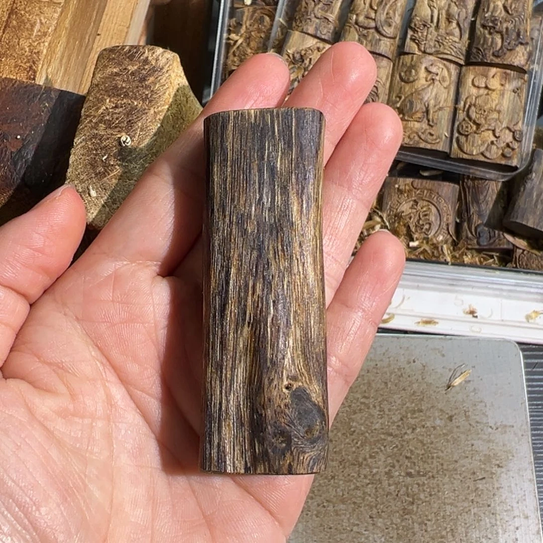 沉香吊坠绿奇楠吊坠11.1克