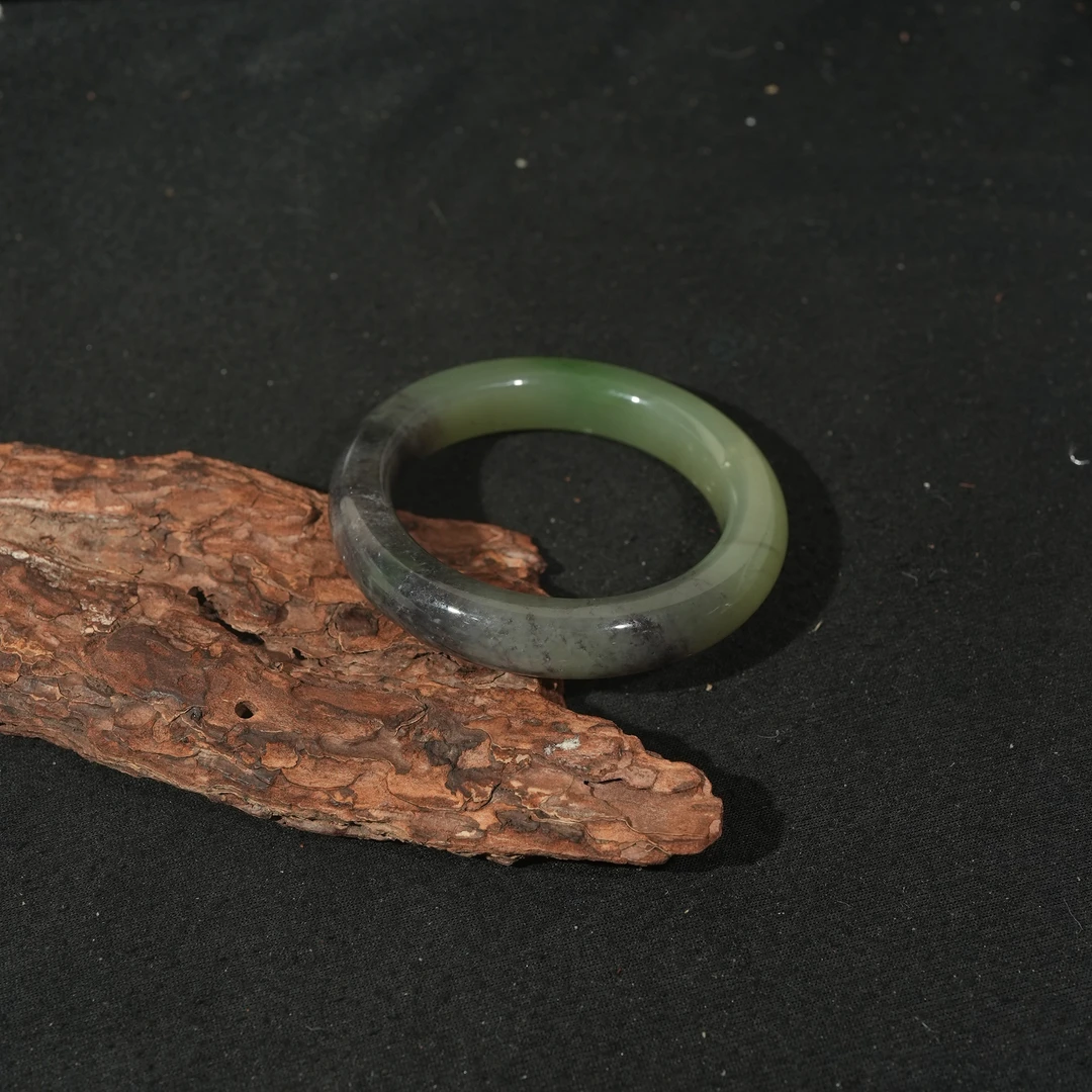 12.10香港王老板-和田玉手镯7z140