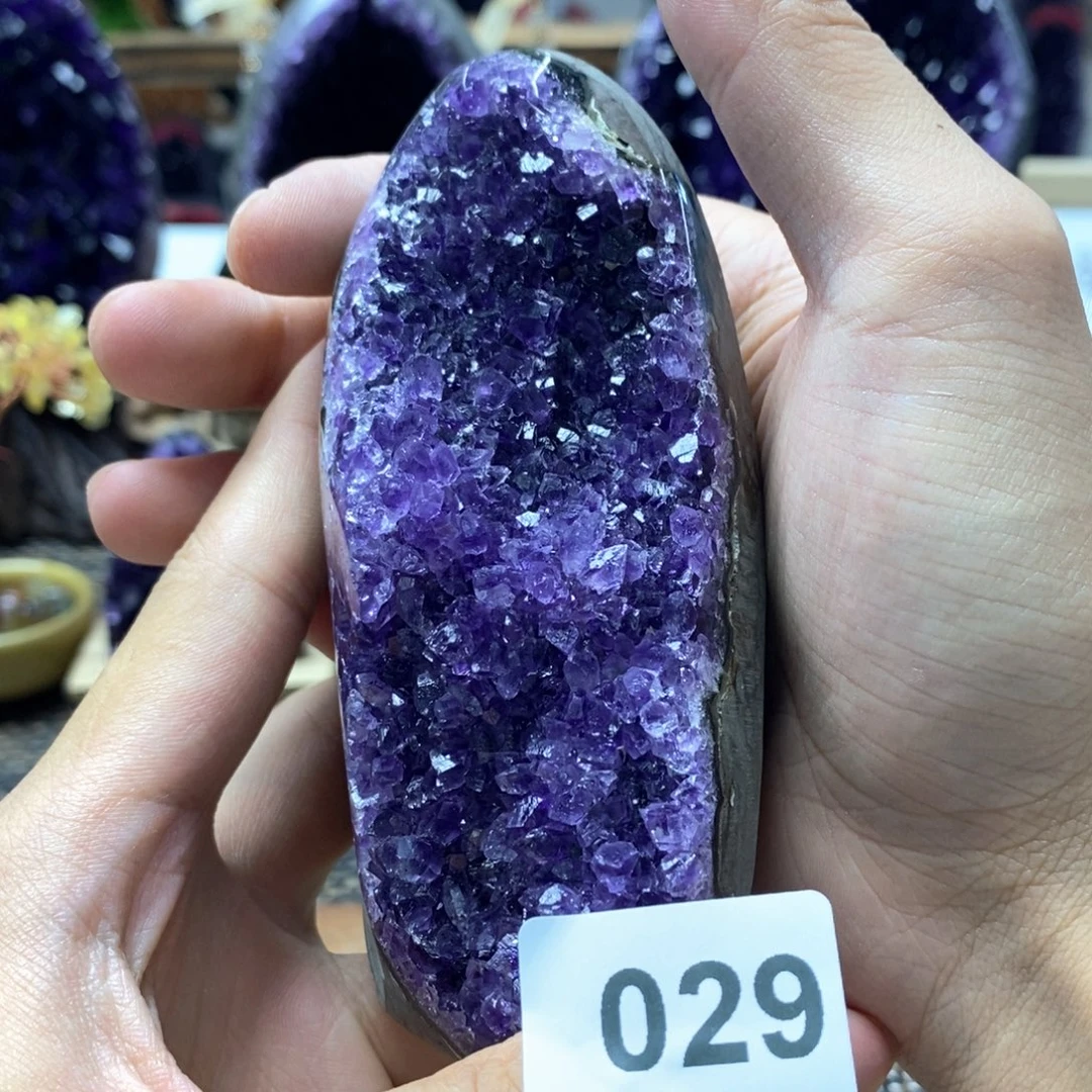 未镶嵌水晶大型摆件（非配饰）