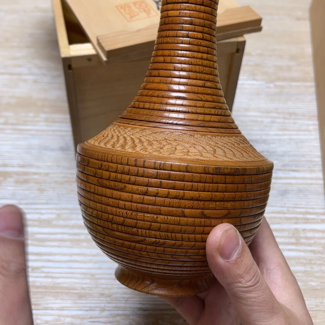 瓷片小**?密密麻麻地排列着一个