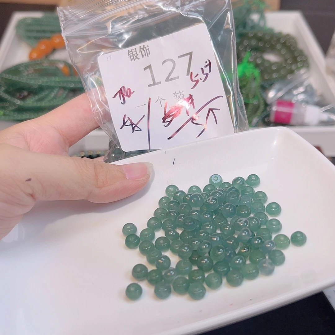 未镶嵌珠宝半成品水晶127 。