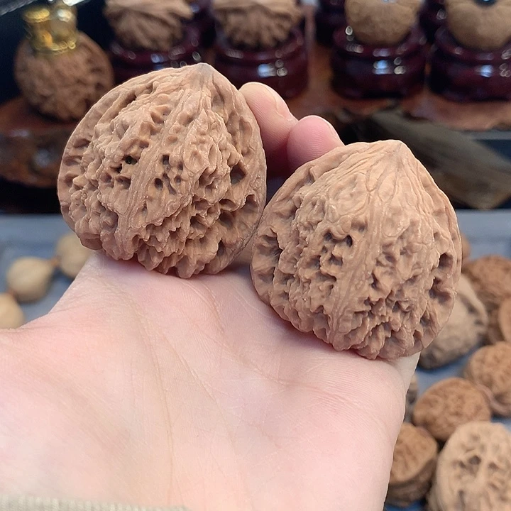 文玩核桃吊坠40 三角疆