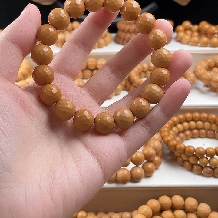 吊坠猴头核桃钻石