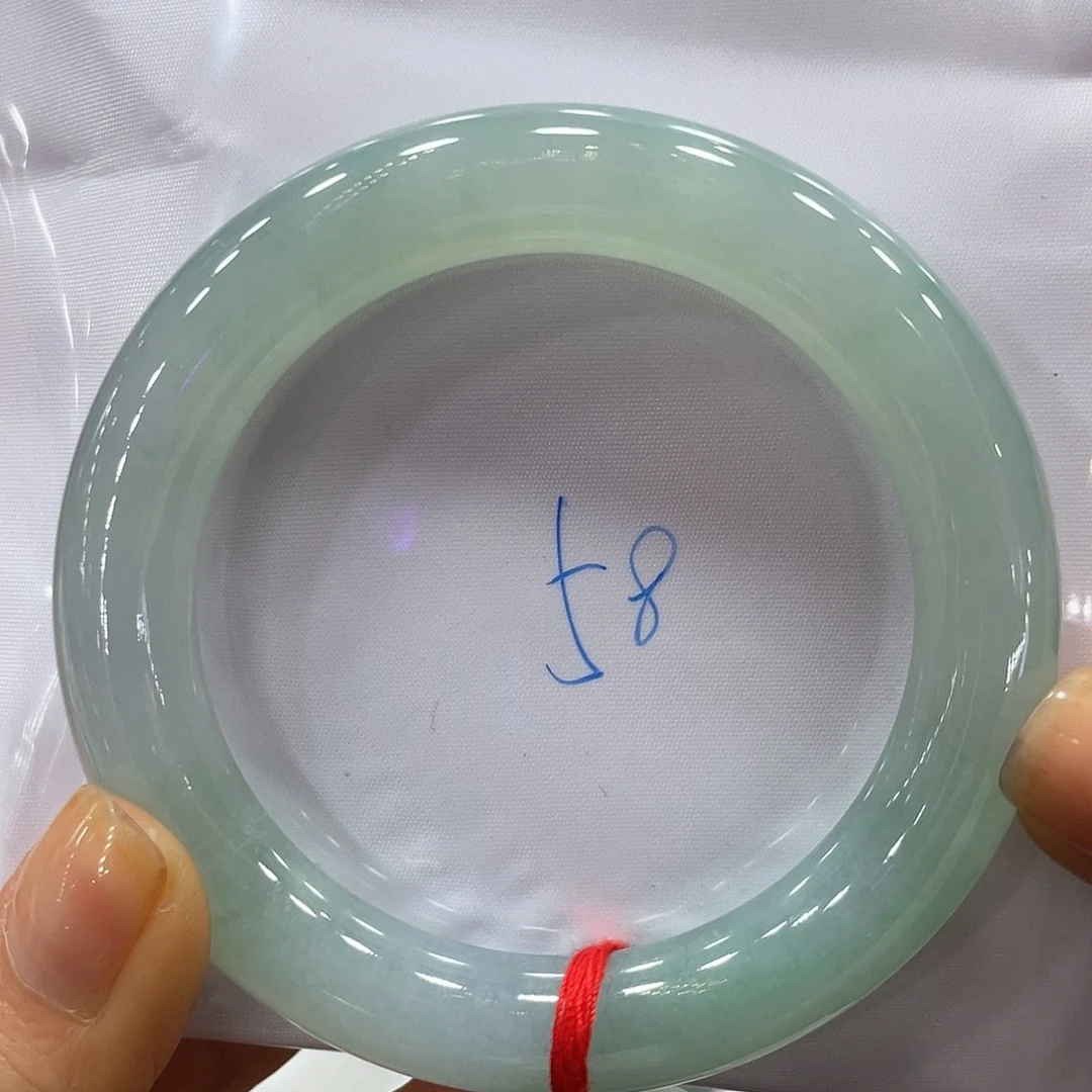 翡翠手镯未镶嵌翡翠手镯