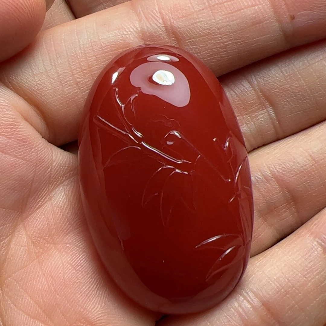 南红玛瑙吊坠未镶嵌