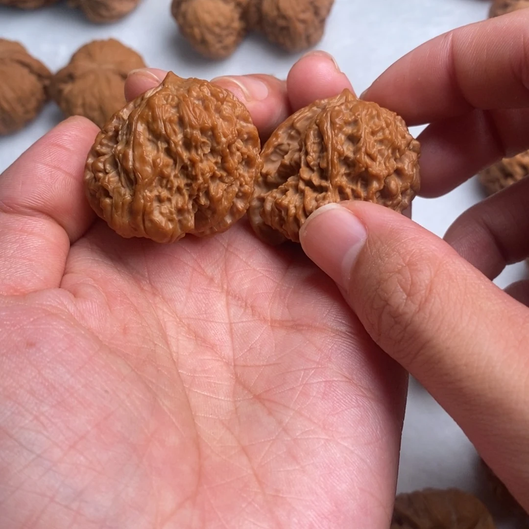 文玩核桃吊坠137一根筋