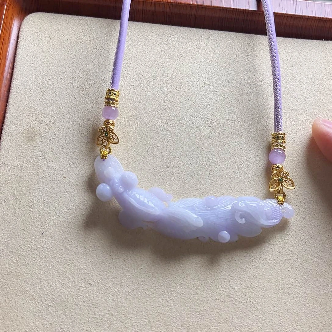 翡翠颈饰未镶嵌紫鱼