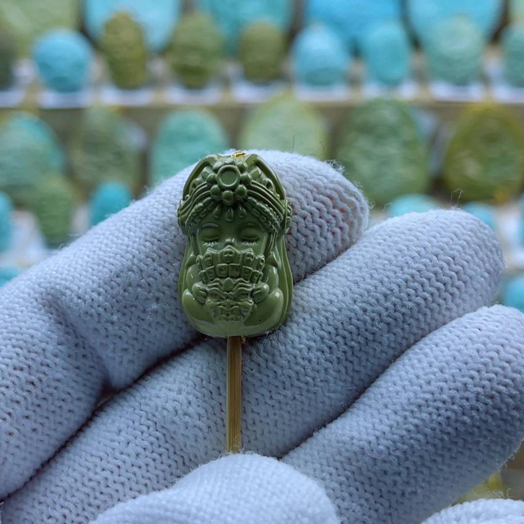 绿松石未镶嵌珠宝奇石