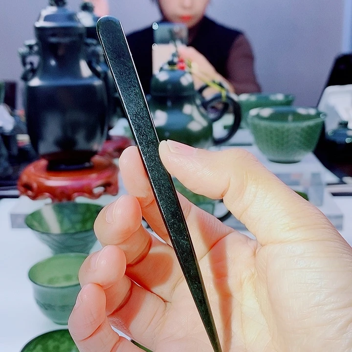 和田玉（青玉）未镶嵌把件