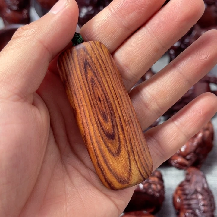 黄花梨/降香黄檀把件b j