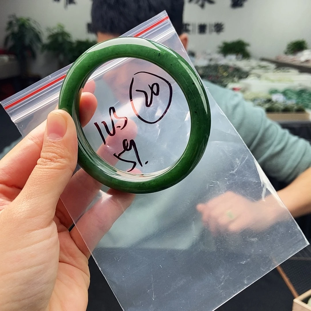 和田玉未镶嵌手镯拍一发一