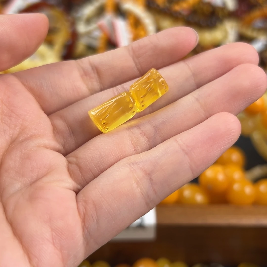 琥珀未镶嵌珠宝奇石