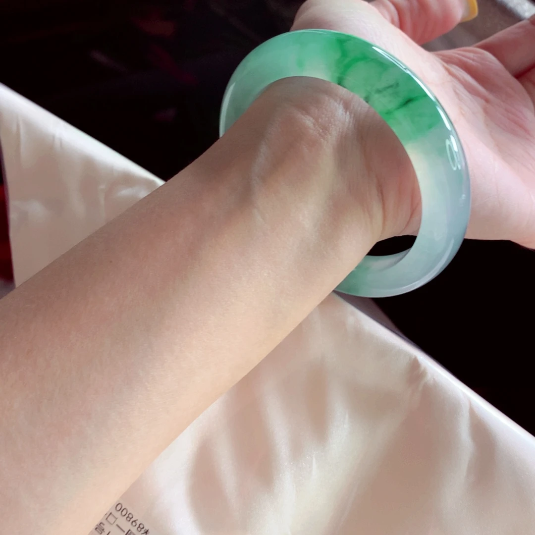 翡翠未镶嵌手镯55.5 绝美毕业冰飘 毕业底妆 灵