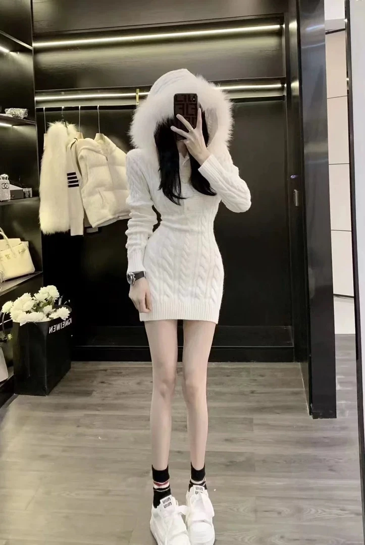 小个子带帽保暖连衣裙气质连衣裙白了连帽显瘦网红网红白色连衣裙
