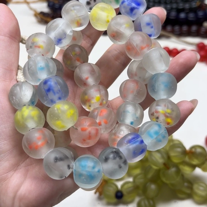 琉璃颈饰琉璃琉璃点彩瓜珠
