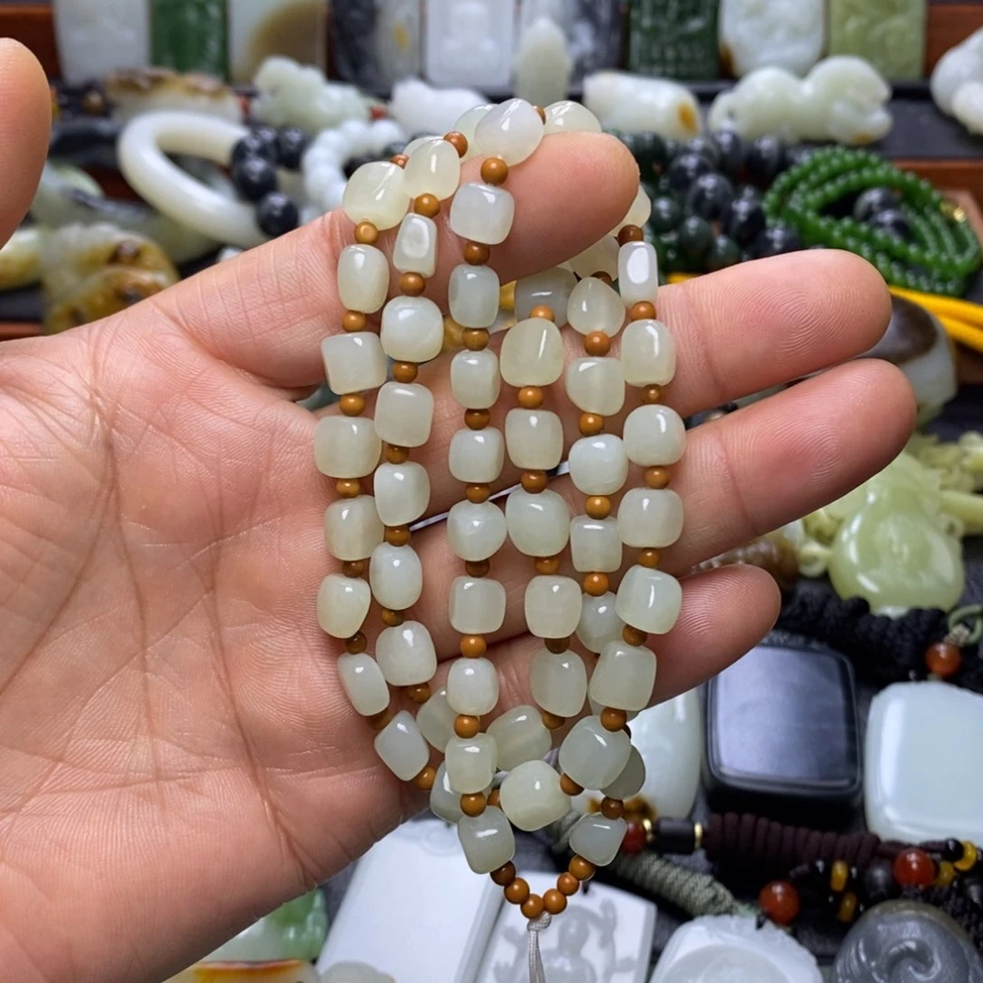 颈饰未镶嵌和田玉