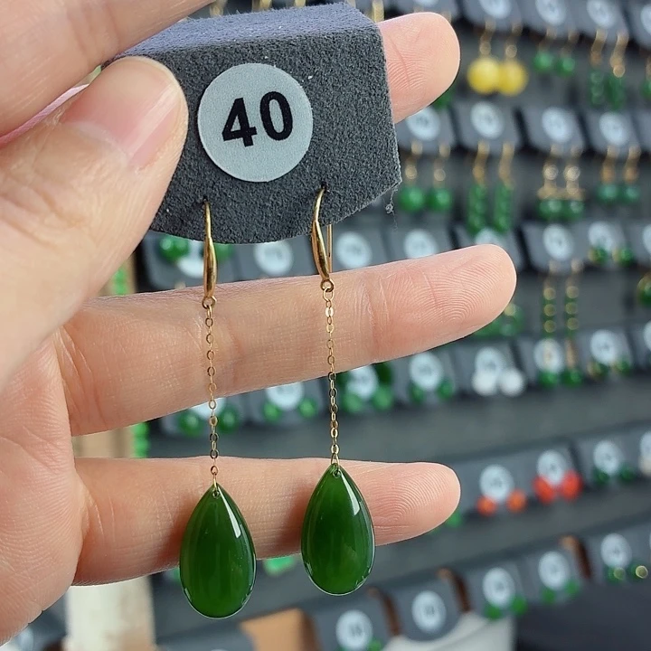 和田玉18K金镶嵌耳饰