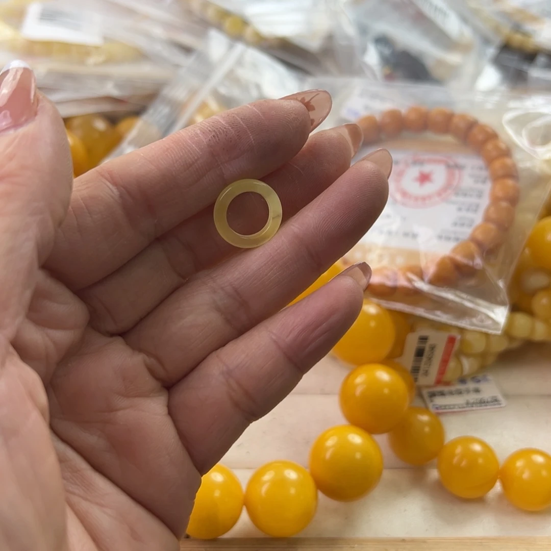 未镶嵌琥珀珠宝奇石