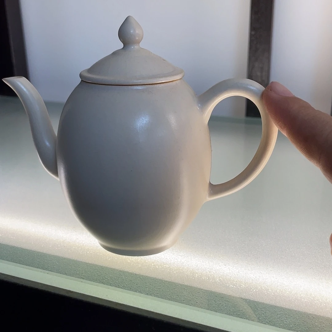 搪瓷杯子里还有很多东西