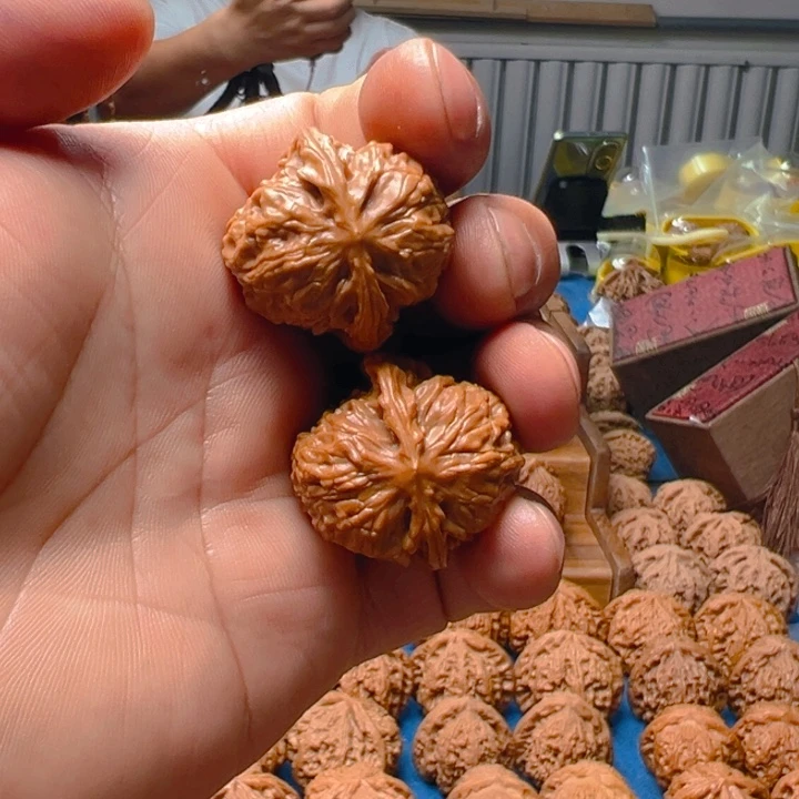 把件文玩核桃沿***景野狼