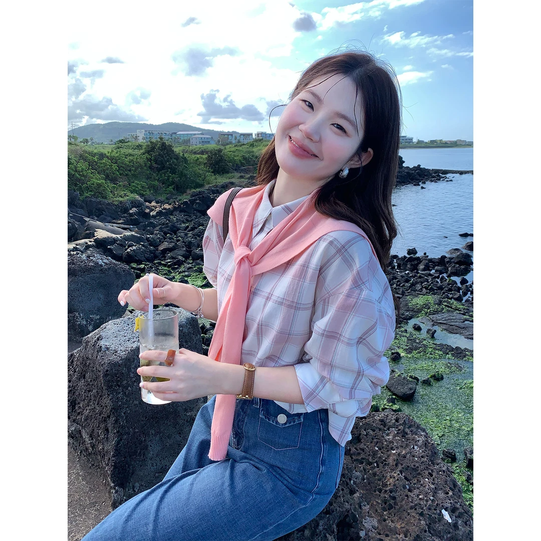 琥珀流光 火火火【风信岛屿】韩版粉色格子长袖衬衫上衣C36889HH53