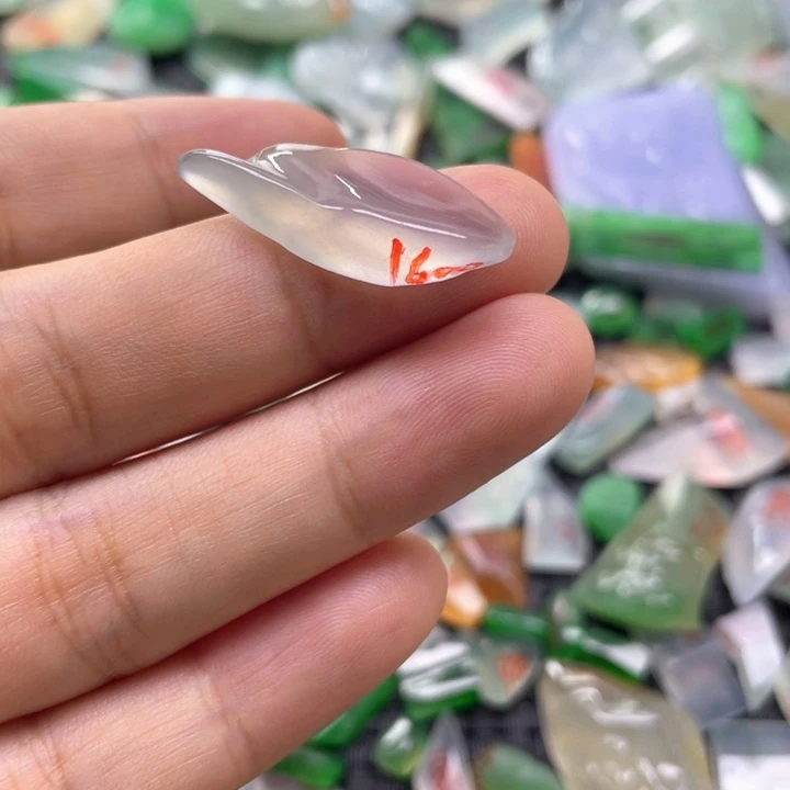 定制翡翠未镶嵌天然翡翠原石定制