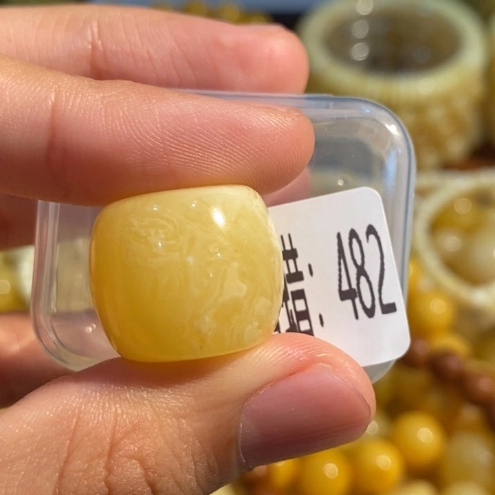 琥珀未镶嵌珠宝奇石482