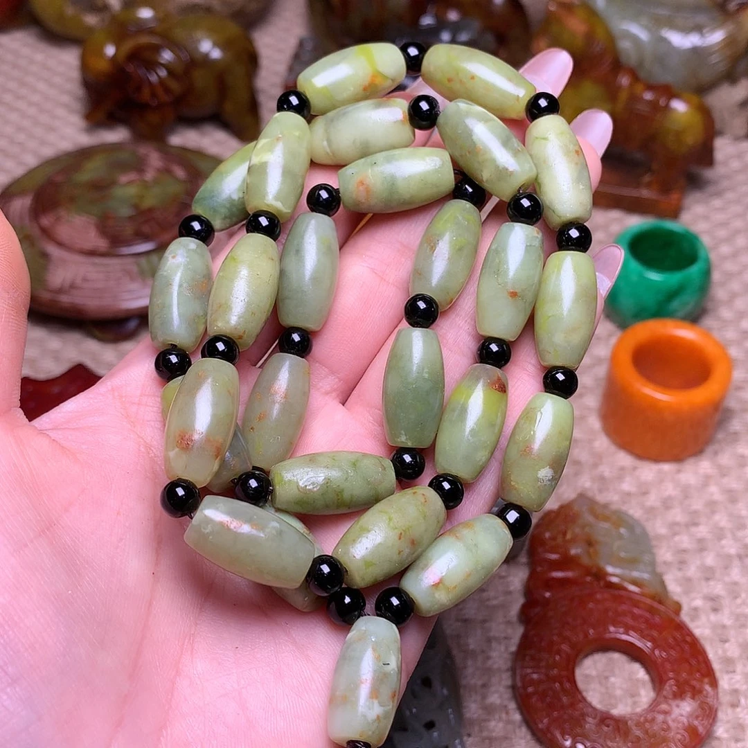 蛇纹石玉未镶嵌颈饰