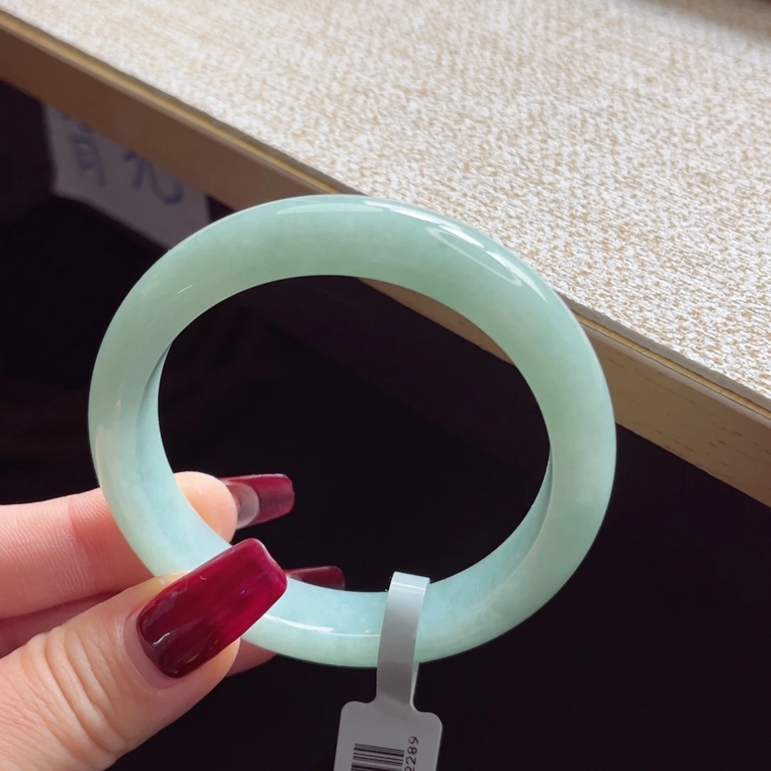 翡翠手镯未镶嵌手镯