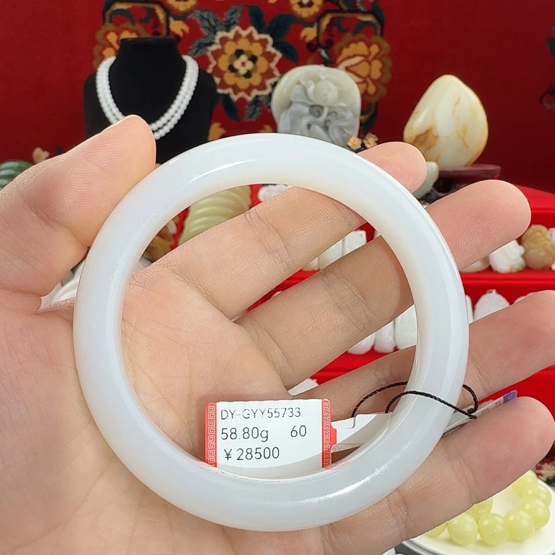 和田玉（白玉）未镶嵌手镯