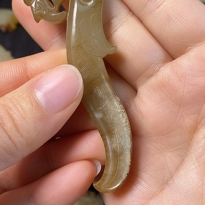 和田玉（糖玉）车挂未镶嵌田**型