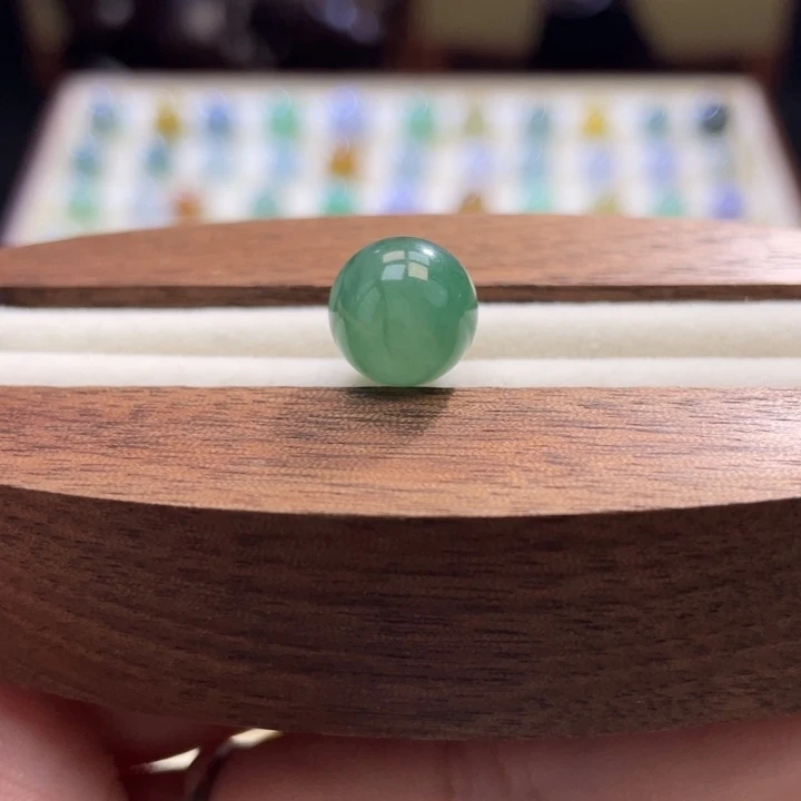 散珠翡翠特色绿色圆珠卡10.3mm