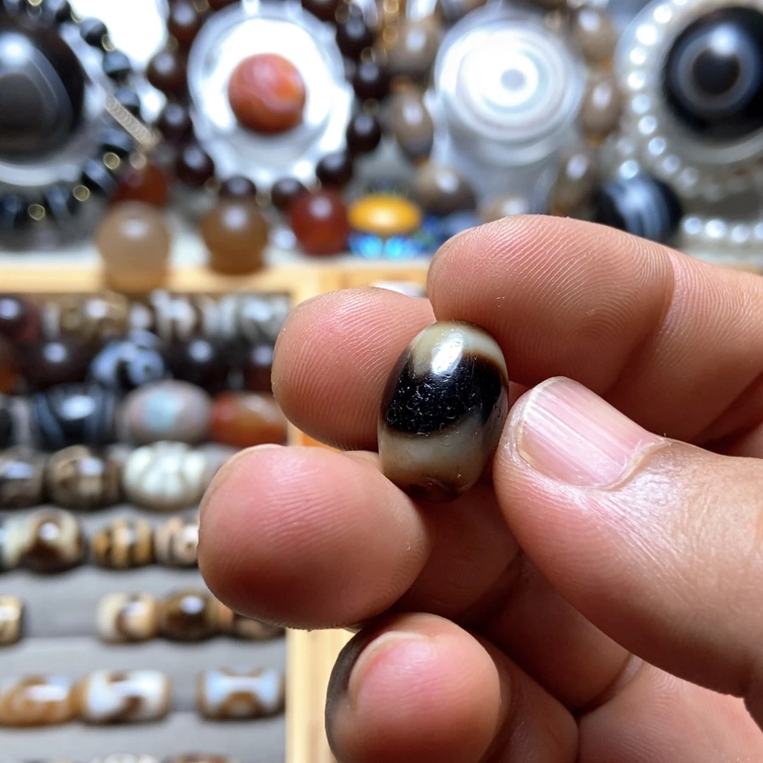 焚****如图所示细腻油润