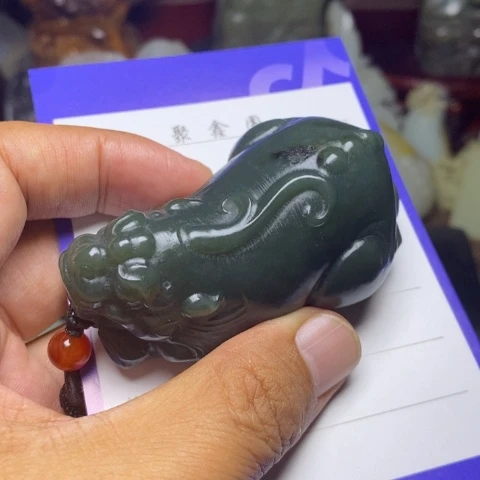恒***源未镶嵌和田玉把件