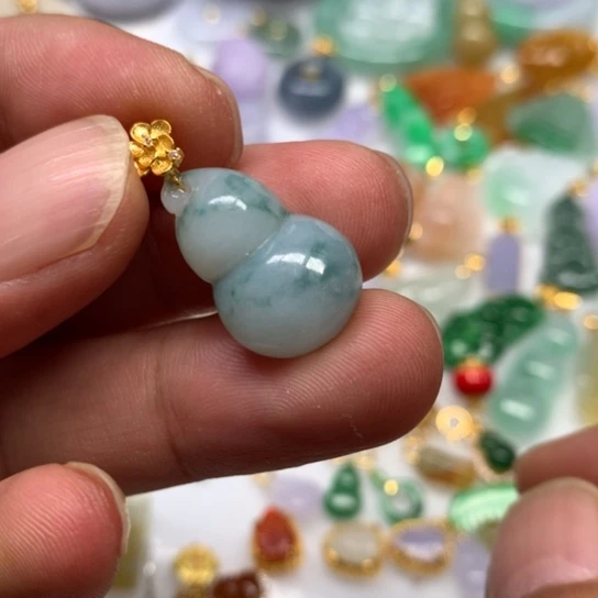 翡翠颈饰未镶嵌翡翠