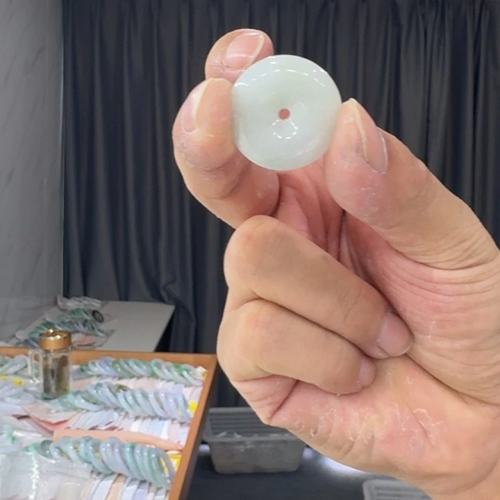 翡翠吊坠(不含链)未镶嵌纯天然翡翠a货 买断