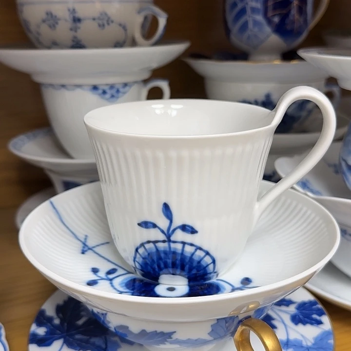 哈哈哈哈哈哈哈哈哈笑*