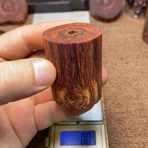 藤类61克降真香白油手把件