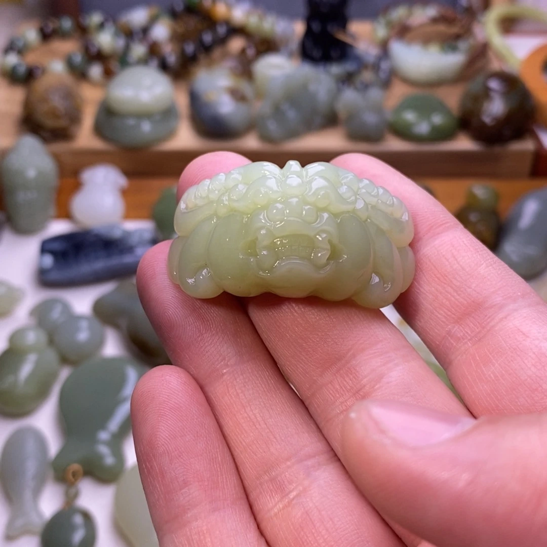颈饰未镶嵌和田玉o***书