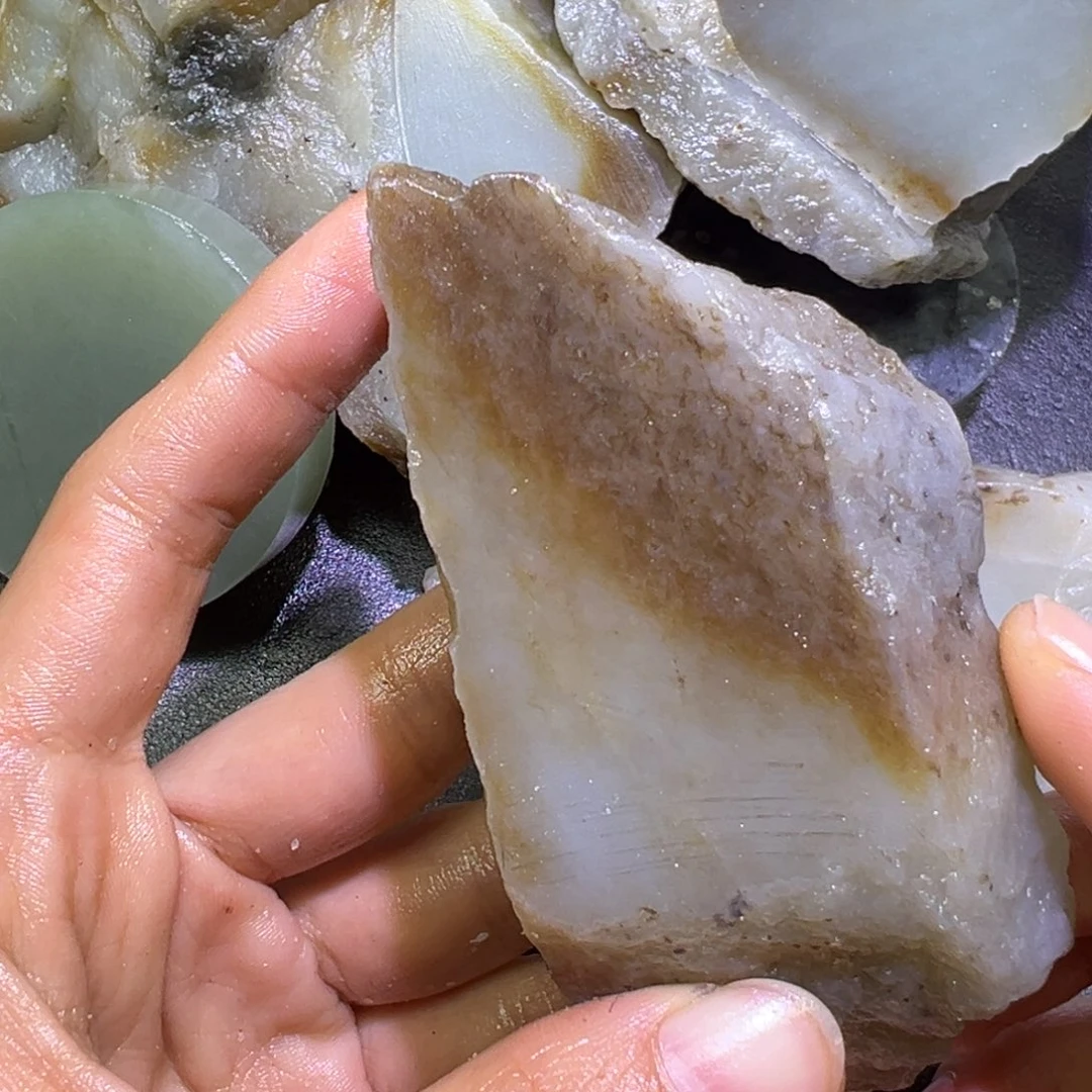 和田玉未镶嵌珠宝半成品