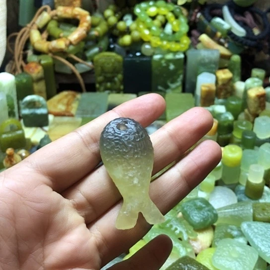 未镶嵌岫玉吊坠岫