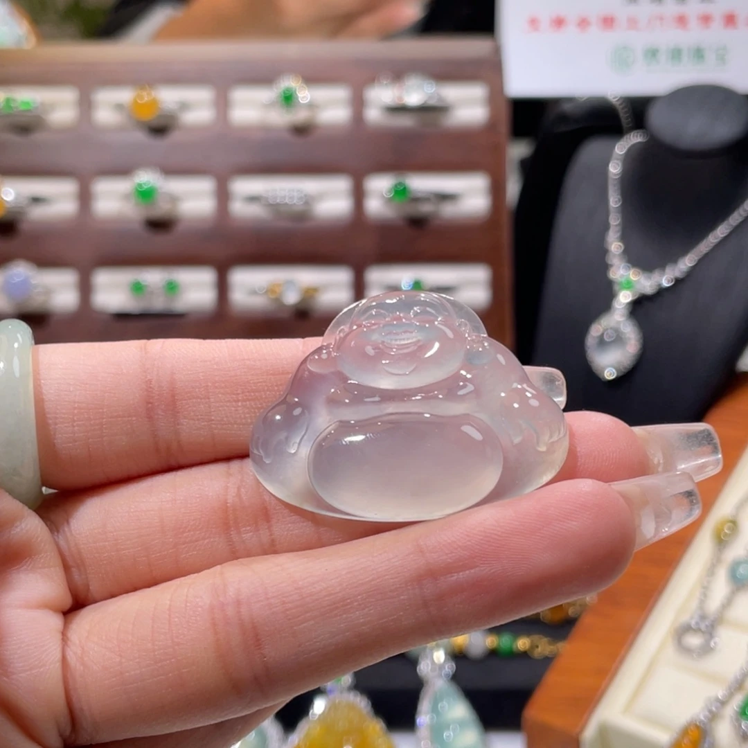 翡翠未镶嵌颈饰佛公