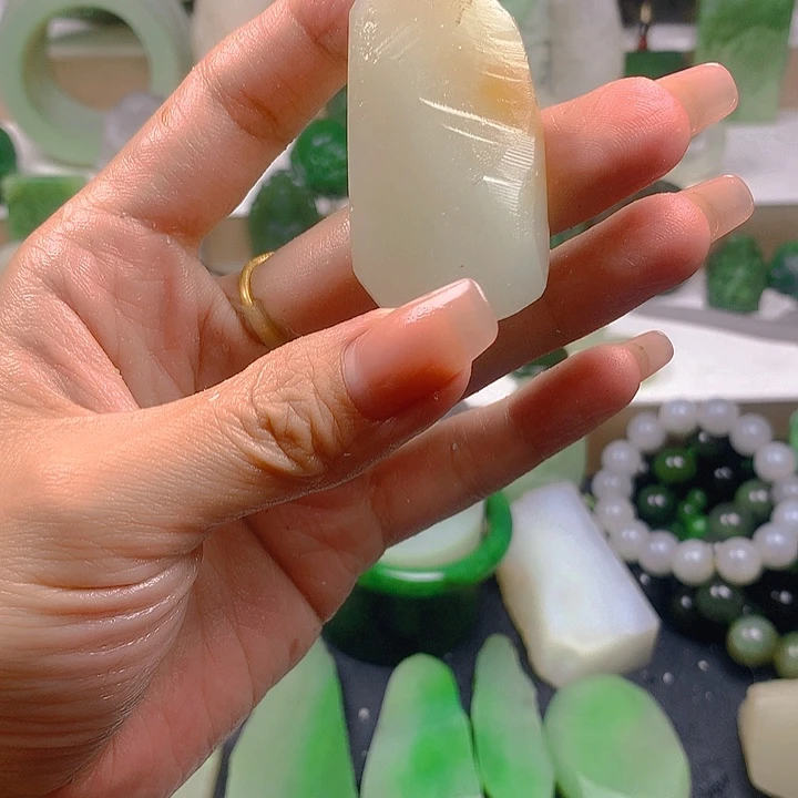 和田玉未镶嵌珠宝半成品