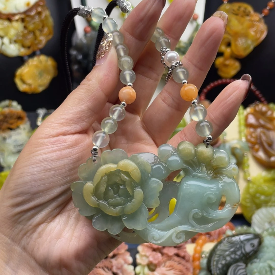 未镶嵌蛇纹石玉颈饰