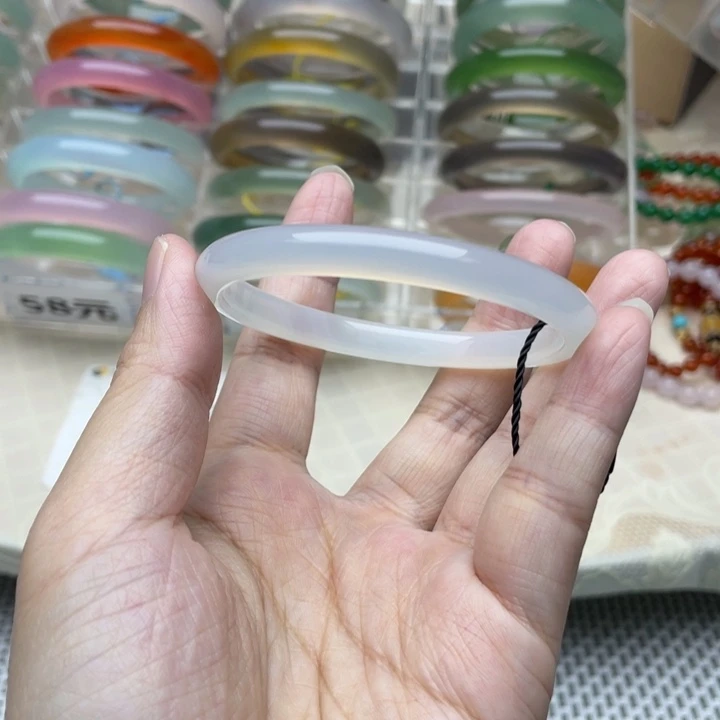 玛瑙/玉髓未镶嵌手镯56圈口