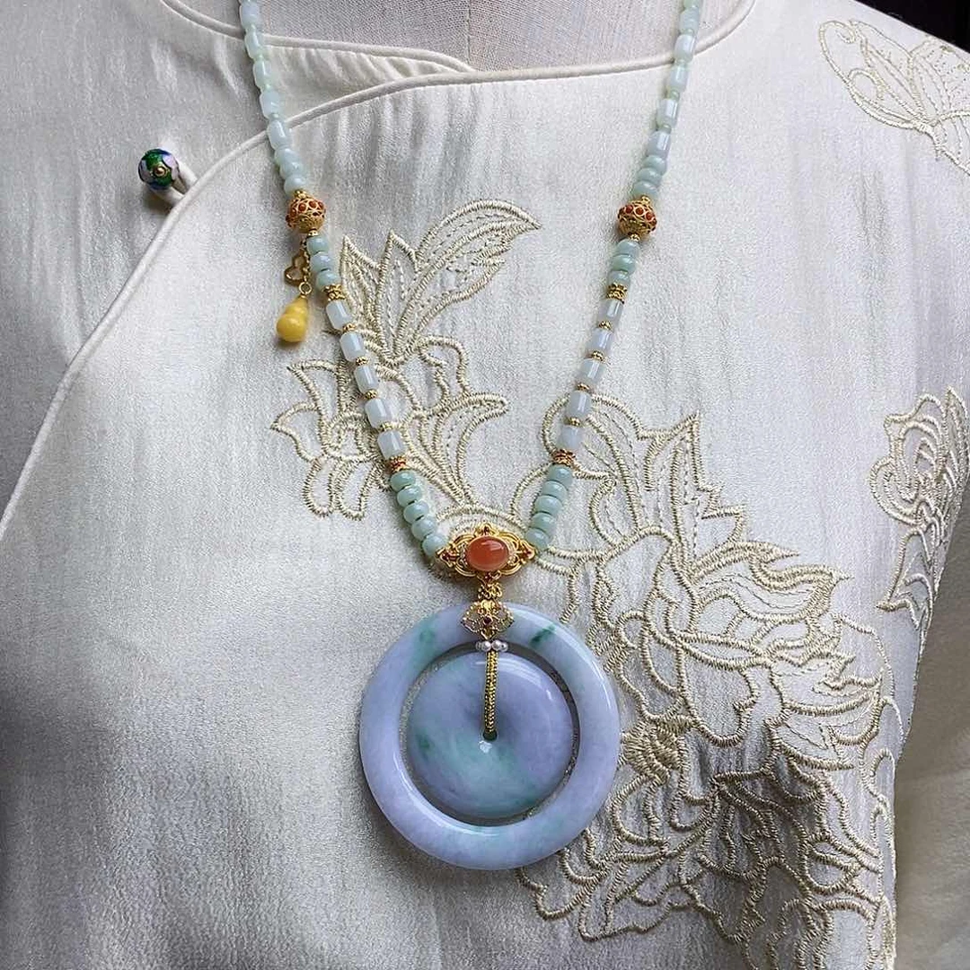 翡翠颈饰未镶嵌天然