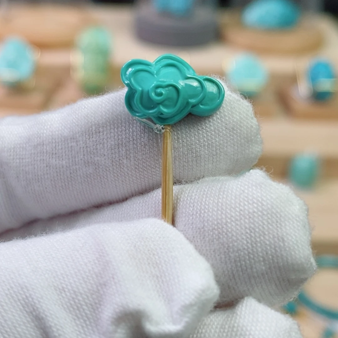 绿松石未镶嵌珠宝奇石