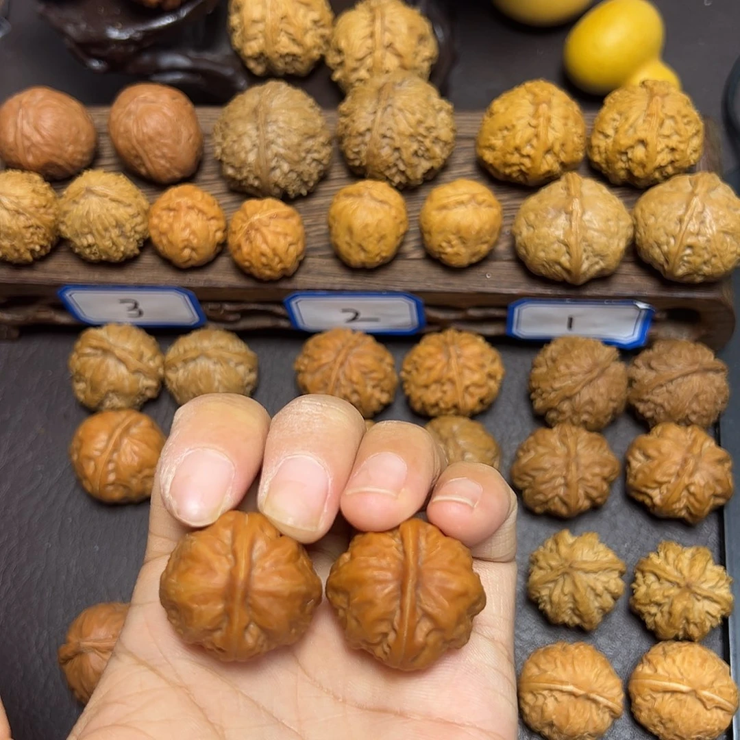 文玩核桃把件青**ᝰ粗筋元宝28