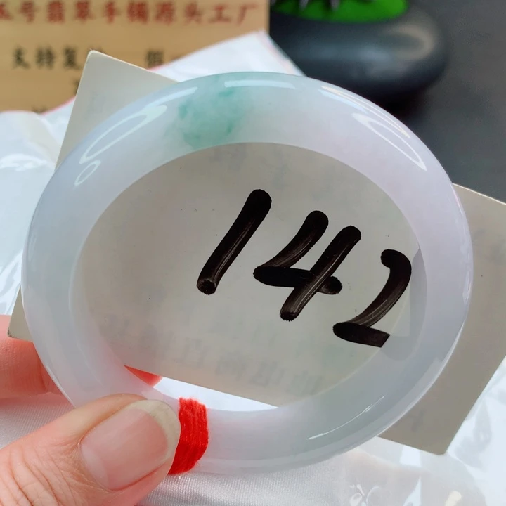 翡翠未镶嵌手镯正