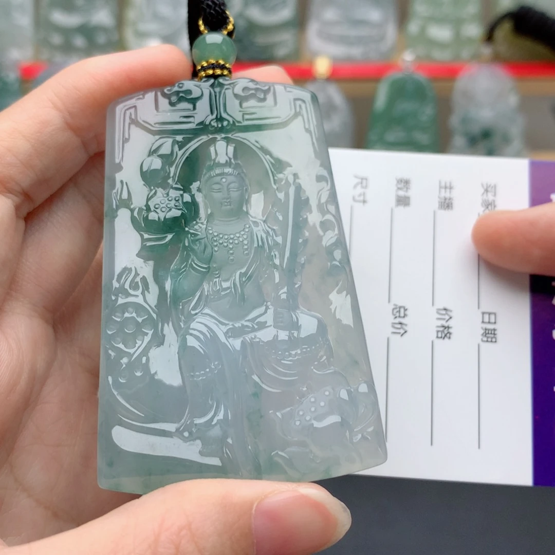 知***乐翡翠未镶嵌颈饰虚空